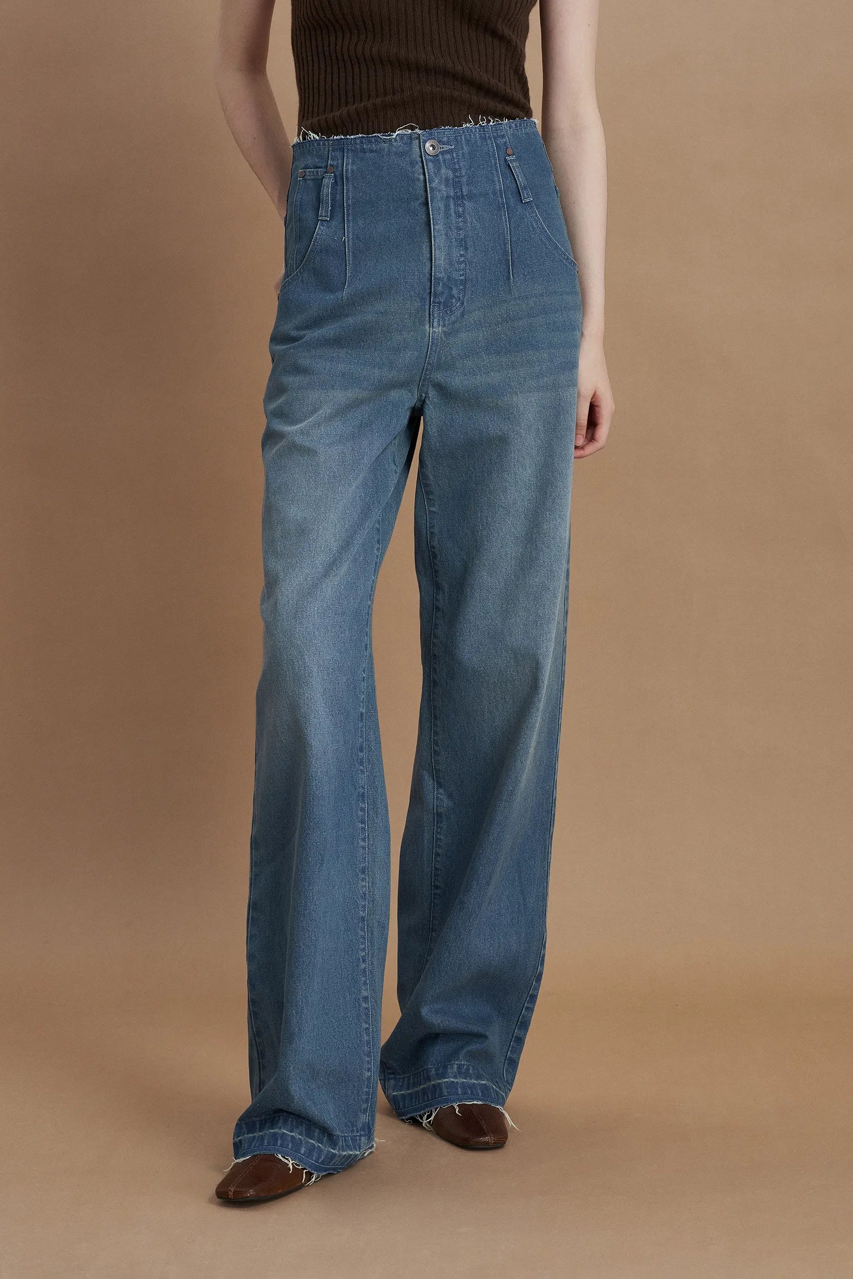 Vega High-Waisted Frayed Hem Jeans in Washed Cotton Denim