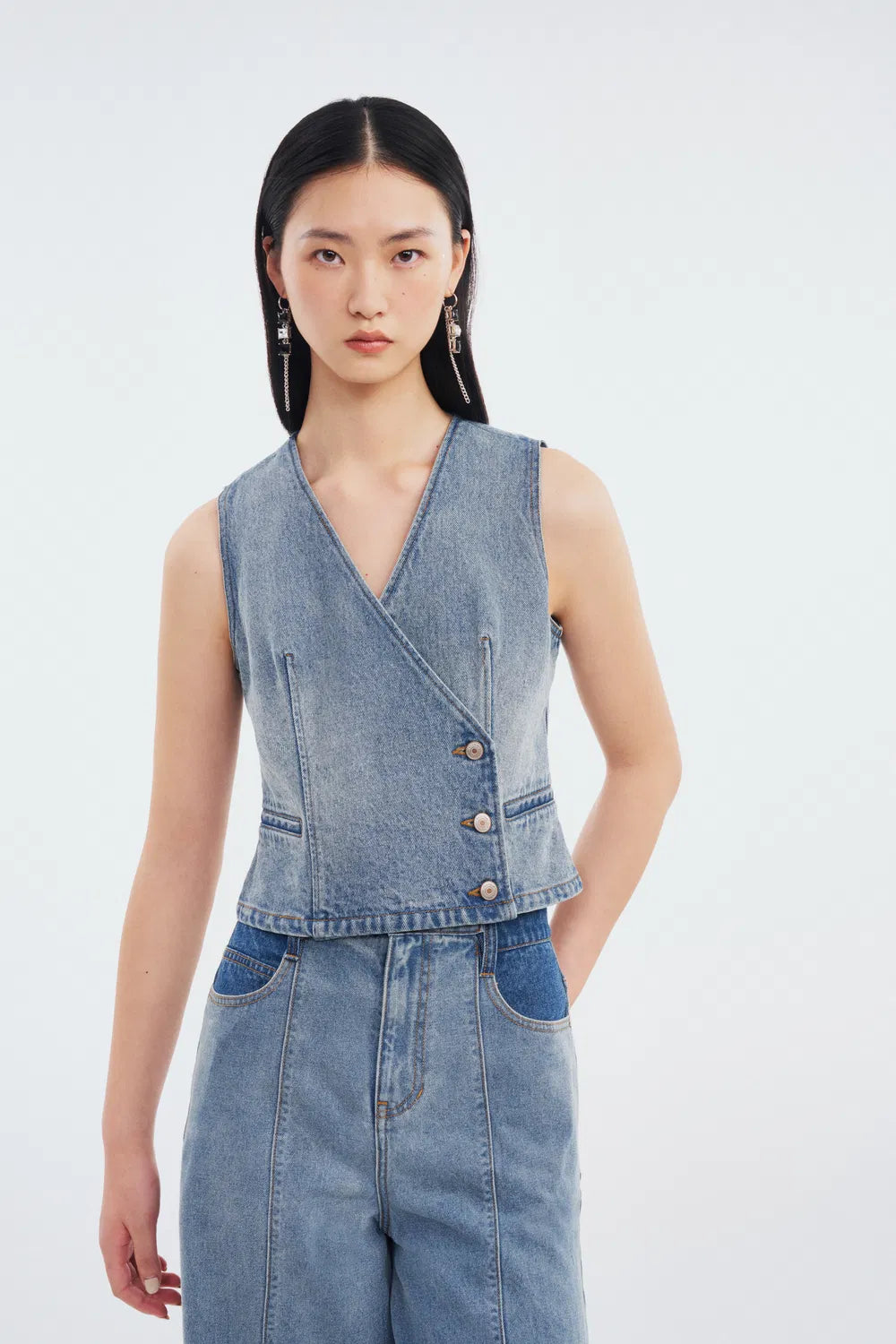 Barbel Vest in Washed Cotton Denim