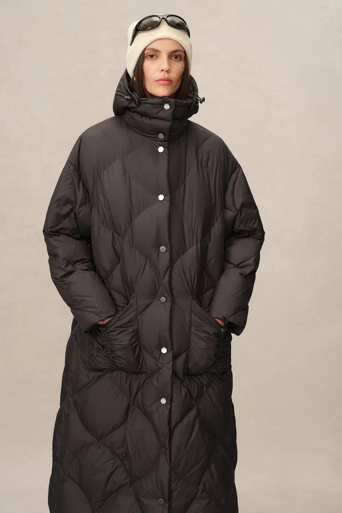 Lyse Water-Repellent Long Quilted Duck Down Puffer Jacket in High-Density Fabric