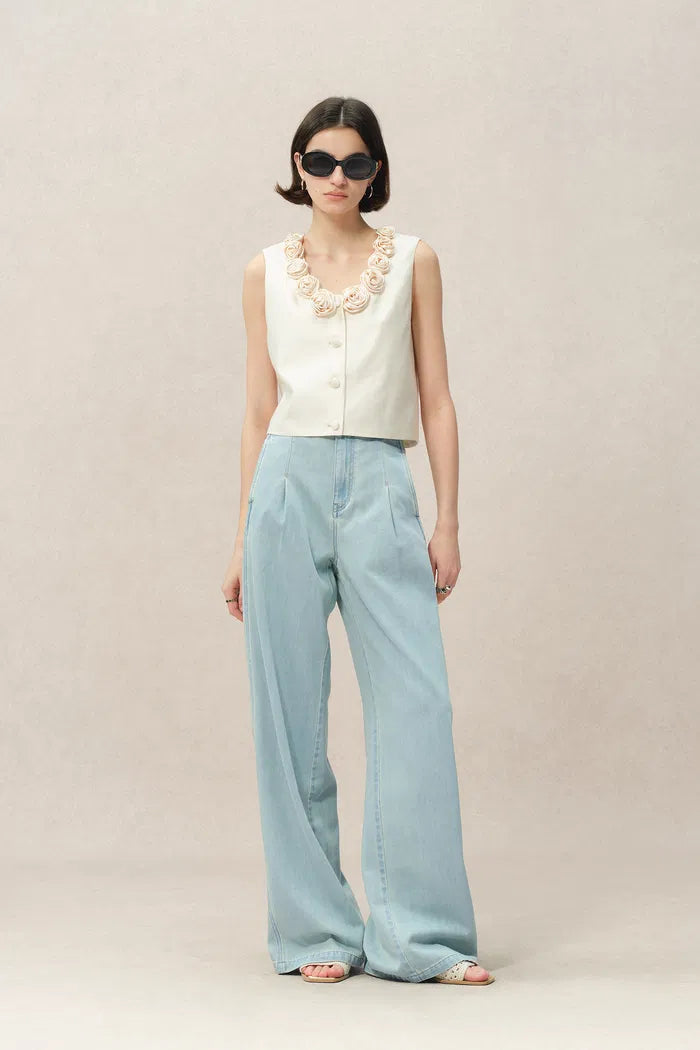 Cindy Lightweight High-Rise  Wide Leg Jeans in Summer Denim