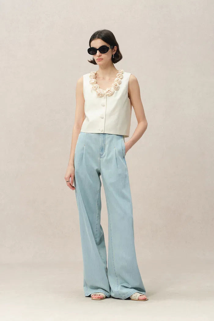 Cindy Lightweight High-Rise  Wide Leg Jeans in Summer Denim